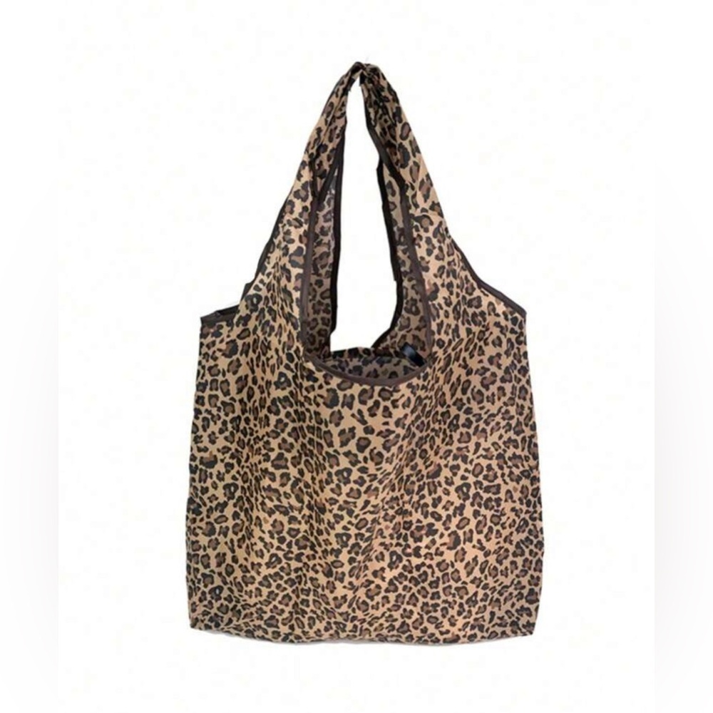 NWT LEOPARD PRINT FOLDABLE REUSABLE BAG